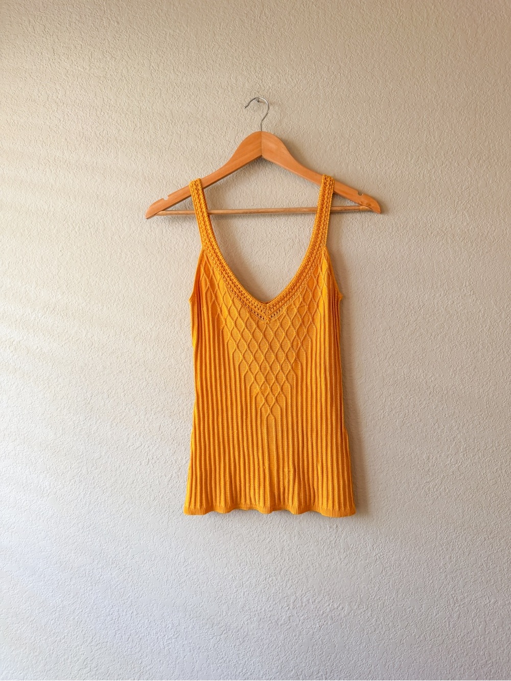 White House Black Market Deep Gold Knit V-Neck Tank Top XS